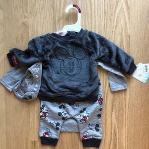 Disney Baby 4 piece set